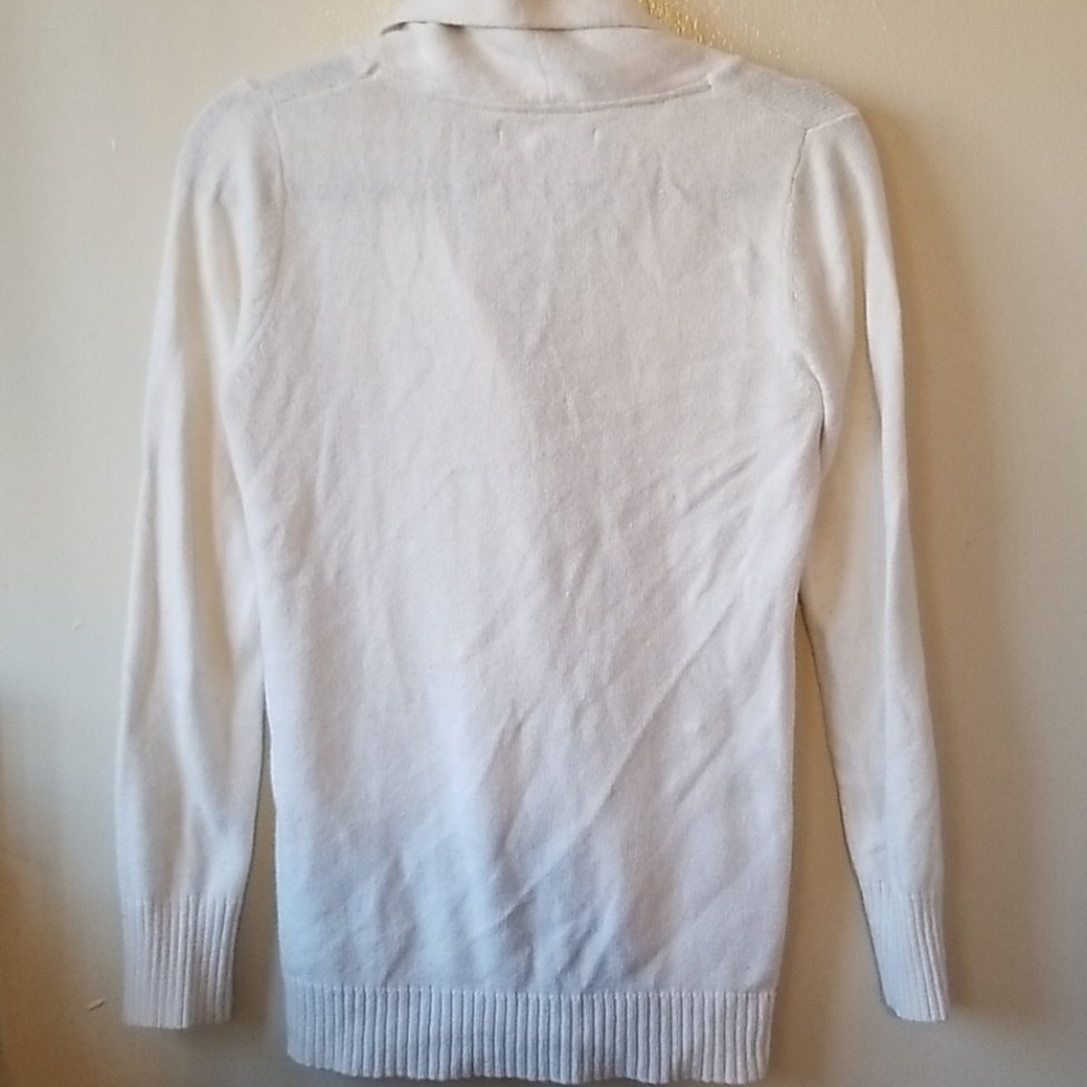 Buttoned sweater - Picture 4 of 8